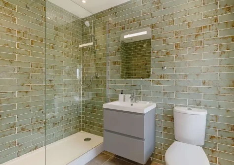 The shower room at The Boat Yard, Brixham