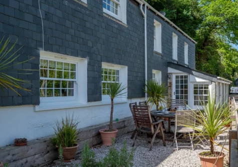 The terrace & alfresco dining area at The Boathouse, Little Petherick