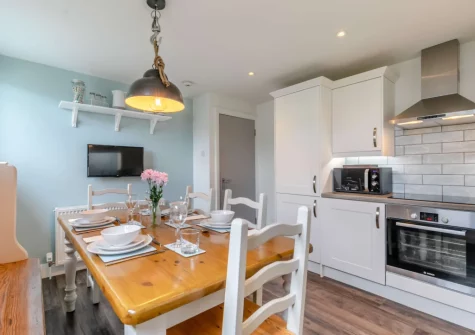 The kitchen & dining area at The Bolt Hole at Admiralty Court, Looe