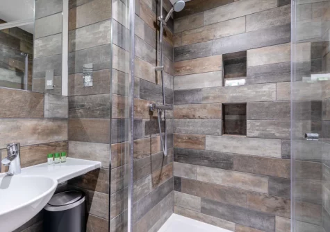The shower room at The Bolt Hole at Admiralty Court, Looe