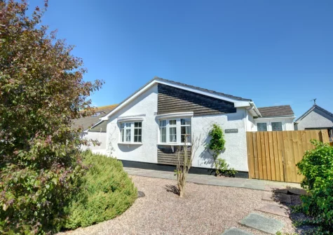 The Bower is an attractive Cornish single-level property in Trevone