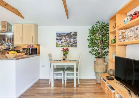 The dining area at The Cabin Retreat, Luxulyan