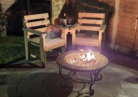 Enjoy romantic evenings stargazing, whilst sat at the fire pit or bubbling away in the hot tub