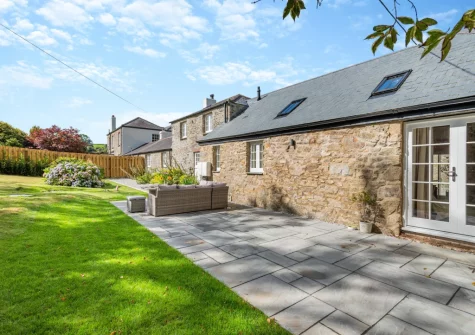The patio, alfresco dining area & garden at The Cart House, Burnthouse