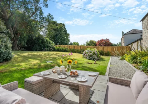 The patio, alfresco dining area & garden at The Cart House, Burnthouse