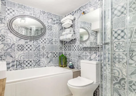 The ensuite bathroom at The Churns, Lanhydrock