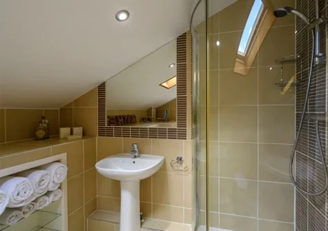 The bathroom at The Cliffs At Babbacombe, Babbacombe
