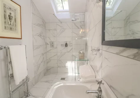 The bathroom at The Coach House at Pendower House, Pont
