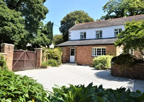 The Coach House is positioned on the hill in the quiet countryside village of Ladock