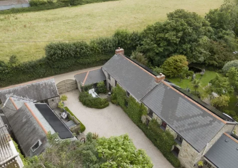 The Corner Cottage is a charming 17th Century former farm cottage in a rural location, Situated in rural bliss, not far from the sandy shores of Hayle