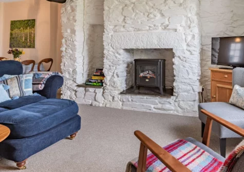 The Cottage, Tavistock is a charming 2-bedroom family retreat in Devon, offering a cosy living space, picturesque outdoors, and close to attractions. Centrally located in Tavistock, it's ideal for exploring the market, shops, cafes, and restaurants.