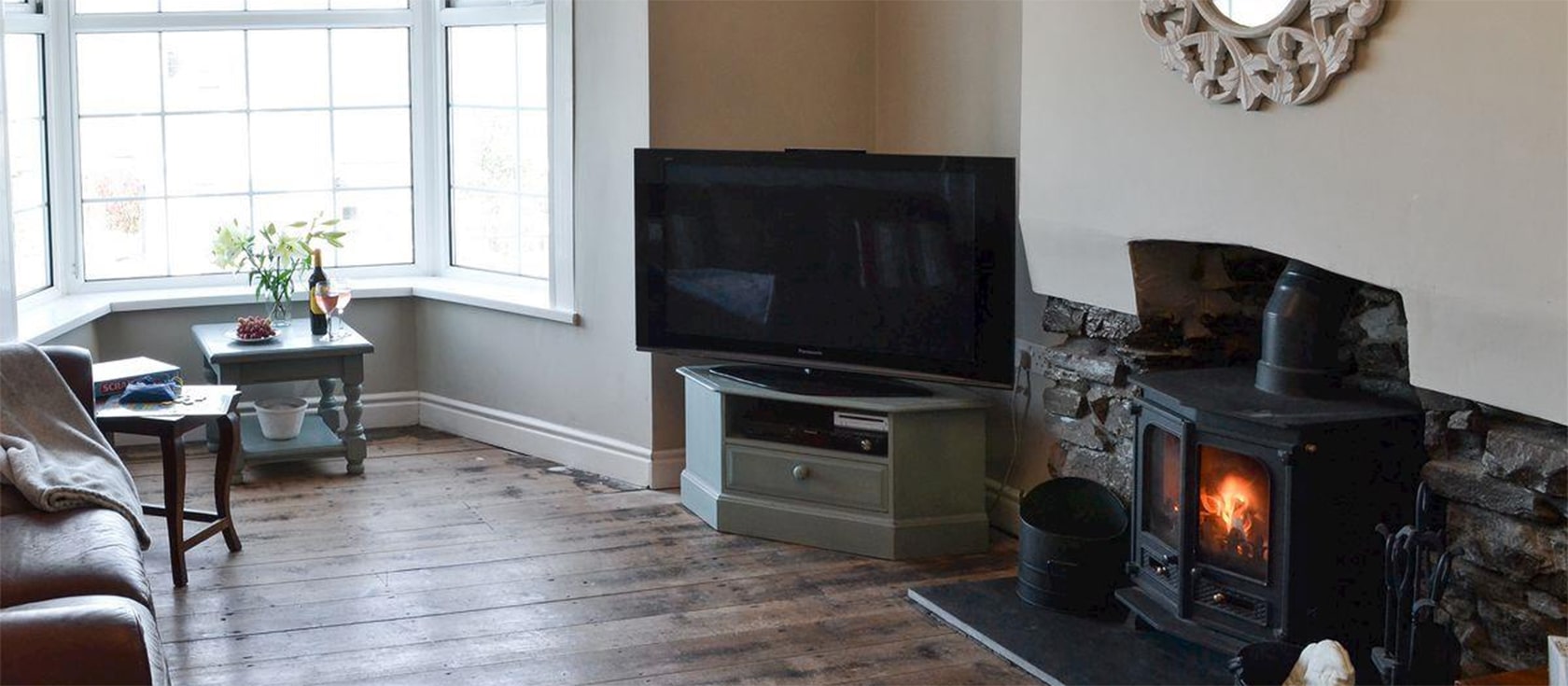 The Cottage, Westward Ho! is a four bedroom Victorian house with amazing views across the beach. Recently renovated it has a sitting room with bay window & woodburner, dining area and modern kitchen. Parking & front terrace with more sea views.