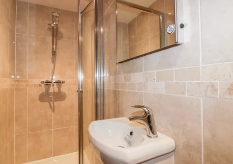 The bathroom at The Crows Nest, Mevagissey