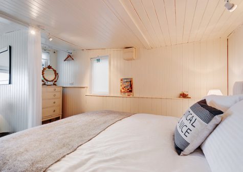 The bedroom @ The Dell, Torpoint