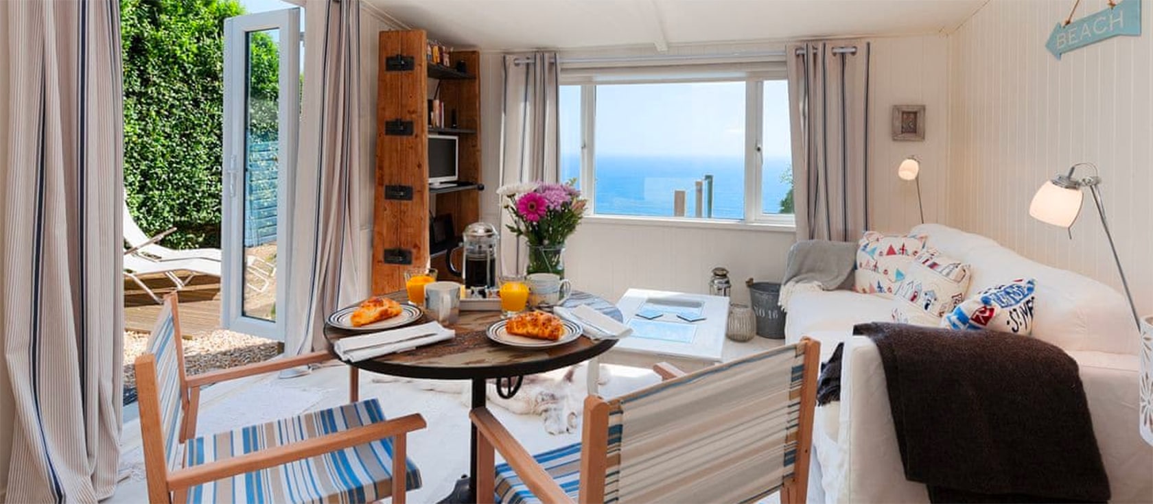 The Dell, Whitsand Bay is a cosy clifftop hideaway for two on Tregonhawke Cliffs. This 4-star QIT coastal cottage has its own garden and glass-screened deck for enjoying stunning sea views. The sandy beach is minutes away down the coastal path.