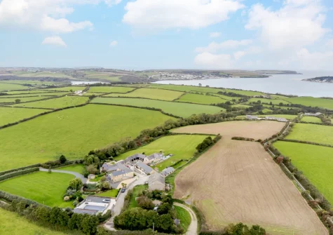 The Dreyhouse is a stunning light-filled barn conversion near the North Cornwall coast