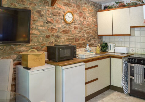 The kitchen at The Garden Room, Cobblestones, Marldon