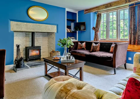 The Gatherings, Liskeard is a magnificent period retreat welcoming big groups to create treasured memories. This glorious home features seven bedrooms, eight bathrooms, a games room, heated pool, hot tub, tennis court, and pizza oven.