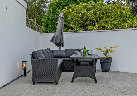 The patio & alfresco dining area at The Gimbals, Galmpton