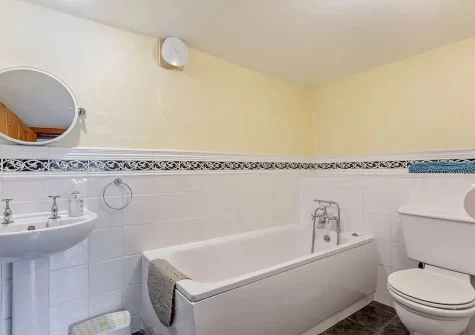 Bedroom #3 en-suite bathroom at The Granary, Bittadon