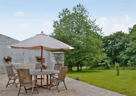 The patio at The Granary, Egloskerry