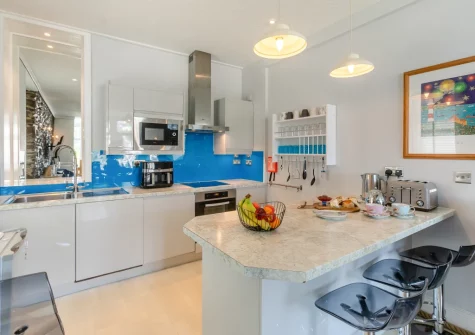 The kitchen at The Gulls, Looe