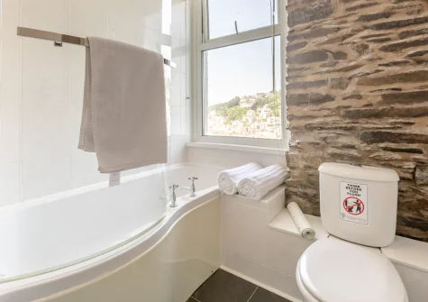 Bedroom #1 en-suite bathroom at The Gulls, Looe