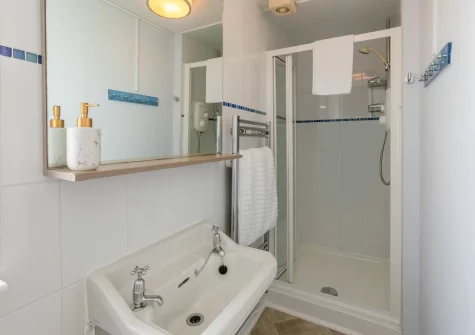 Bedroom #3 en-suite shower room at The Gulls, Looe