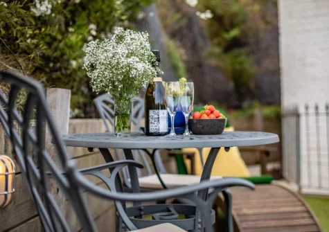 The garden, barbecue & alfresco dining area at The Gun House, Shaldon
