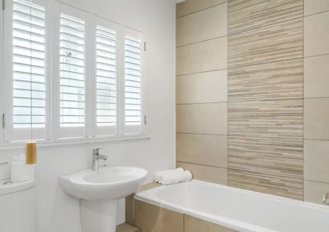 The bathroom at The Hawthorns at Roserrow, Polzeath