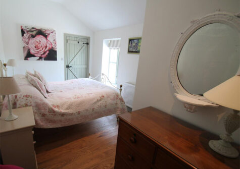 Bedroom #1 at The Hayloft, Oare