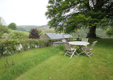 The garden at The Hayloft, Oare