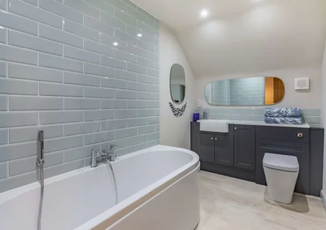 The bathroom at The Holt at Pillmouth Farm, Landcross
