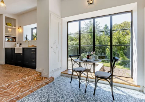The kitchen & dining area at The Italian Stables, Woodtown