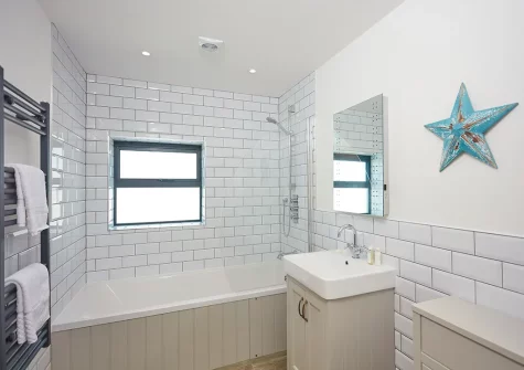 The bathroom at The Larches, Presingoll Barns, St Agnes