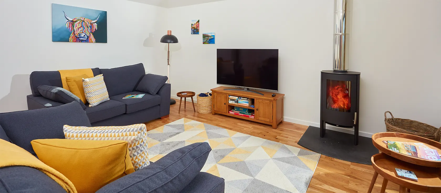 The Larches, Presingoll Barns is a light and airy barn conversion on the outskirts of St Agnes, an easy distance from three stunning beaches. This pet-friendly property has two bedrooms, an open plan living space, a wood burner and a private patio.