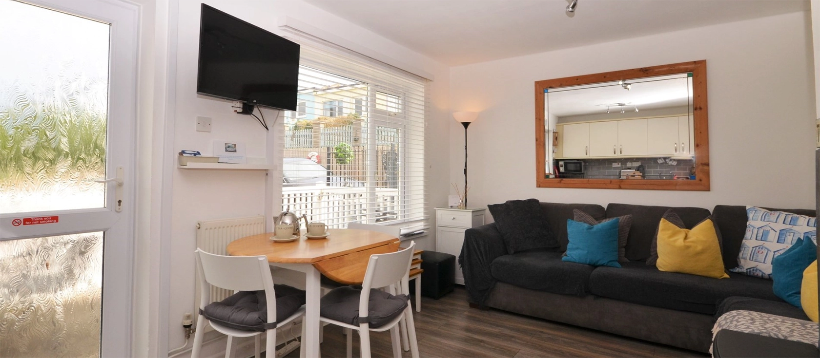 The Little Plaice, Brixham Holiday Park, Brixham is a cosy 2-bedroom chalet with lovely sea views, near beaches and on-site facilities, ideal for family holidays. Close to the South West Coast Path, it's perfect for exploring South Devon's attraction