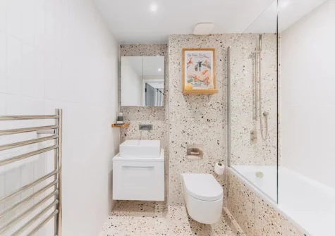 The bathroom at The Lobster Pot, Hayle