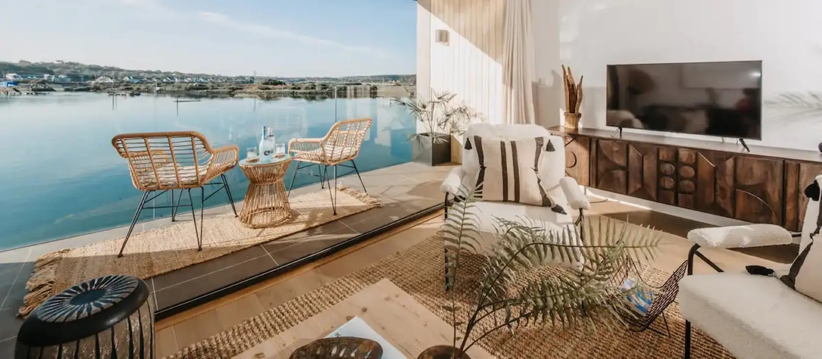 The Lobster Pot, Hayle is a sophisticated three-storey harbour-front retreat with dreamy water views and underfloor heating. Perfect for families seeking a luxurious coastal escape with premium amenities and truly unforgettable seaside memories.