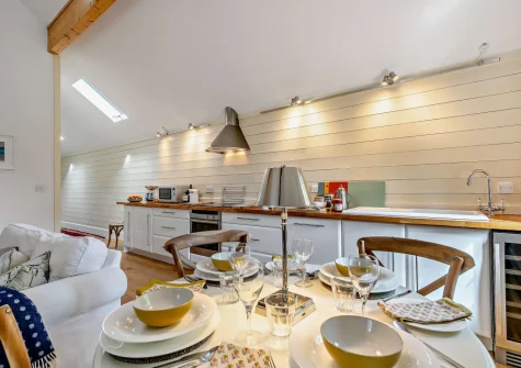 The kitchen & dining area at The Loft at Toms Yard, St Ives