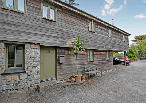 The Loft at Toms Yard, an eco-friendly property, has luxurious furnishings and an array of modern comforts throughout