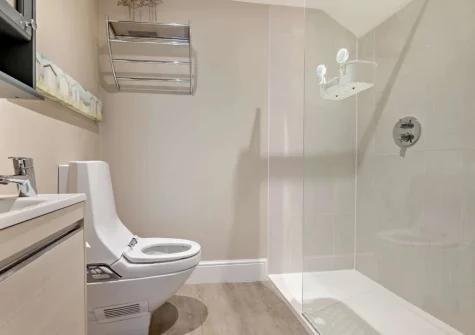 The shower room at The Lookout, Crafthole