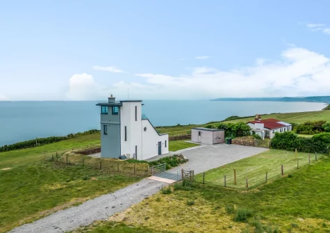 The Lookout Tower's commanding position & panoramic views ensure a truly memorable escape