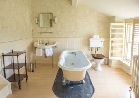 Bedroom #4 en-suite at The Lost Slipper, Kestle Mill