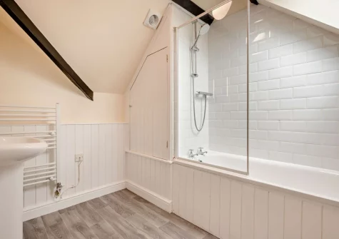 The bathroom at The Martyn Rooms, Morwenstow