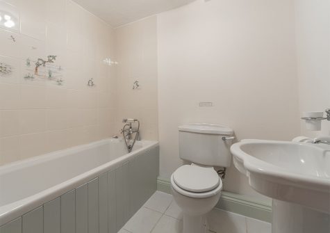 The bathroom at The Millhouse, Roserrow, Polzeath