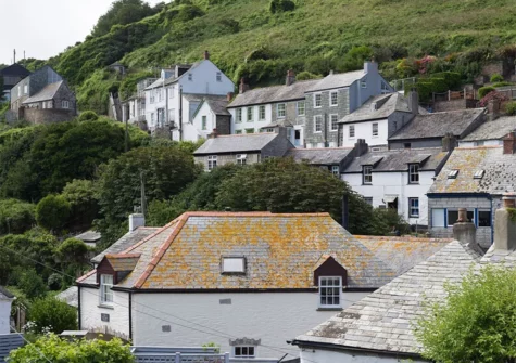 The Mizzen is perched in the centre of the historic fishing village of Port Isaac
