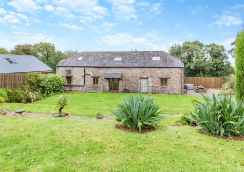 The large enclosed lawned garden at The Moohey, Downderry