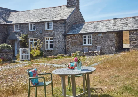 Enjoy a barbecue & alfresco dining on the lawned area of the ancient cobbled courtyard has