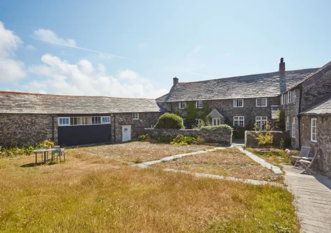 Enjoy a barbecue & alfresco dining on the lawned area of the ancient cobbled courtyard has